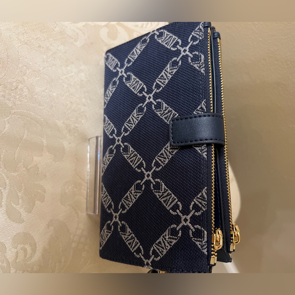Michael Kors Double Zipper Patterned Wristlet NWT - Picture 8 of 12